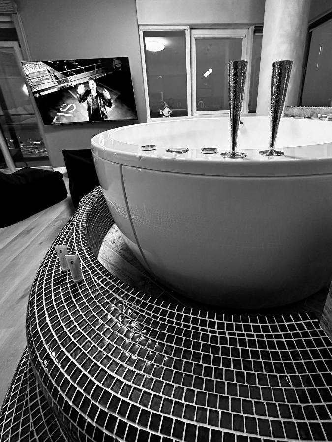 Sky Flat Jacuzzi 27 Floor Apartment Klaipėda Exterior foto